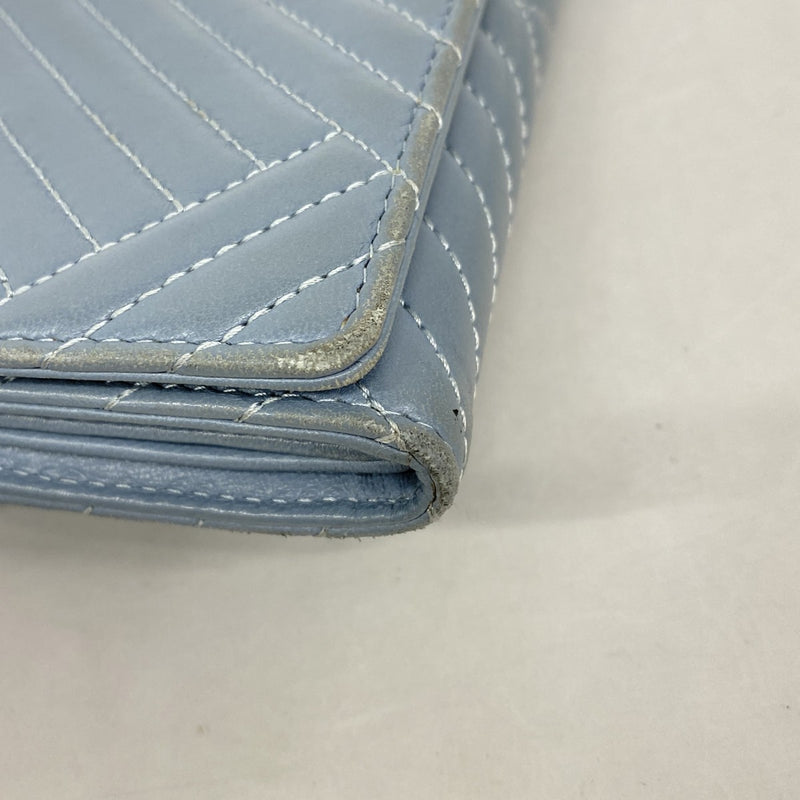 【6fb2538-k】シャネル 長財布 ラムスキン ブルー シルバー金具【中古】レディース