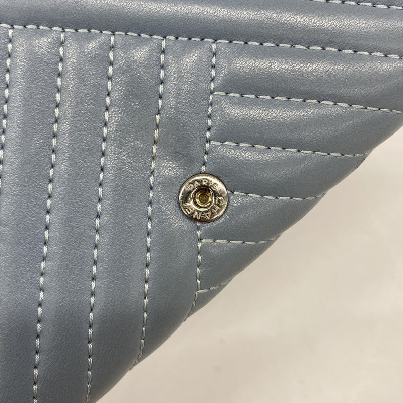 【6fb2538-k】シャネル 長財布 ラムスキン ブルー シルバー金具【中古】レディース