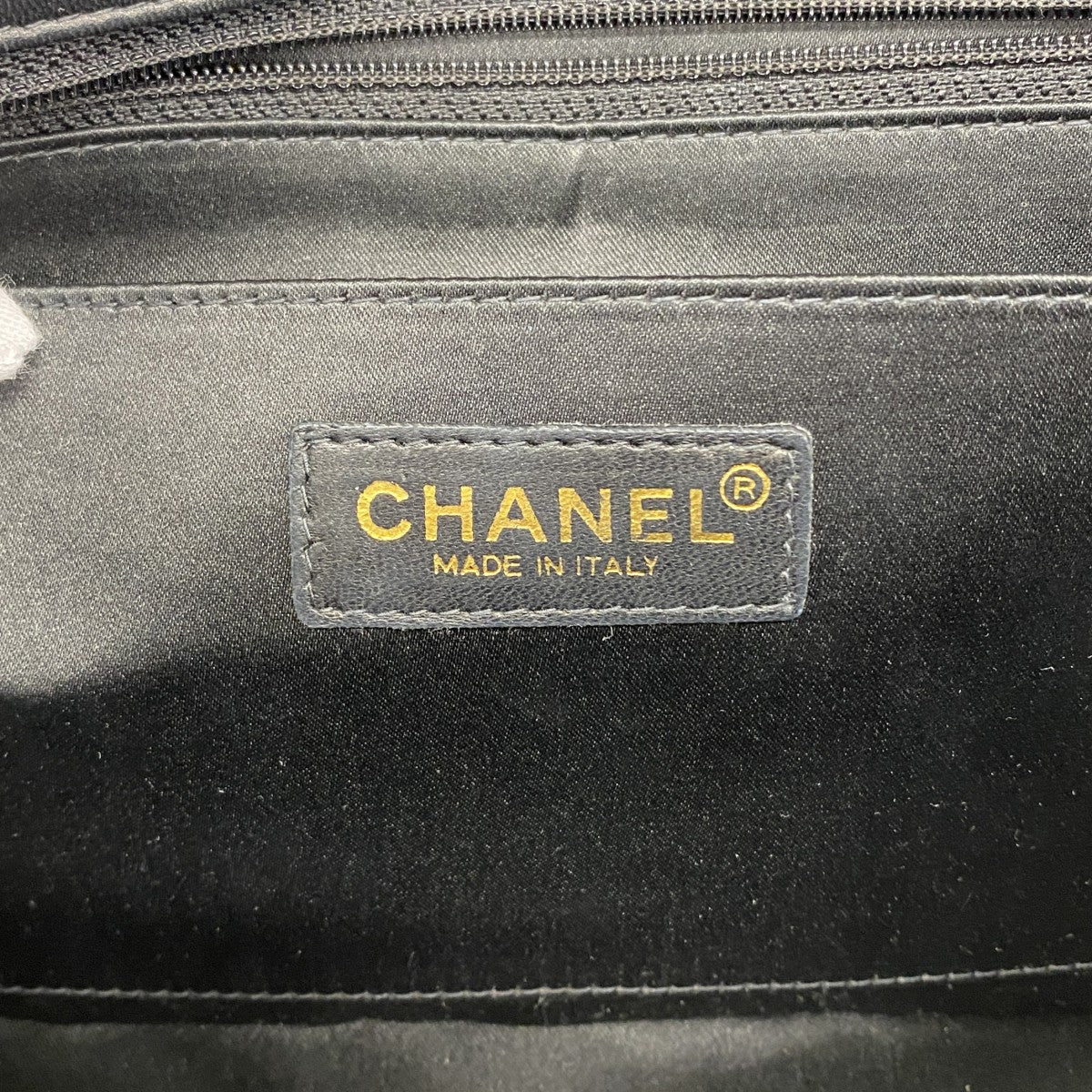 【6fb2545-k】シャネル ショルダーバッグ ニュートラベル Wチェーン チョコバー ナイロン ブラック シャンパンゴールド金具【中古】レディース