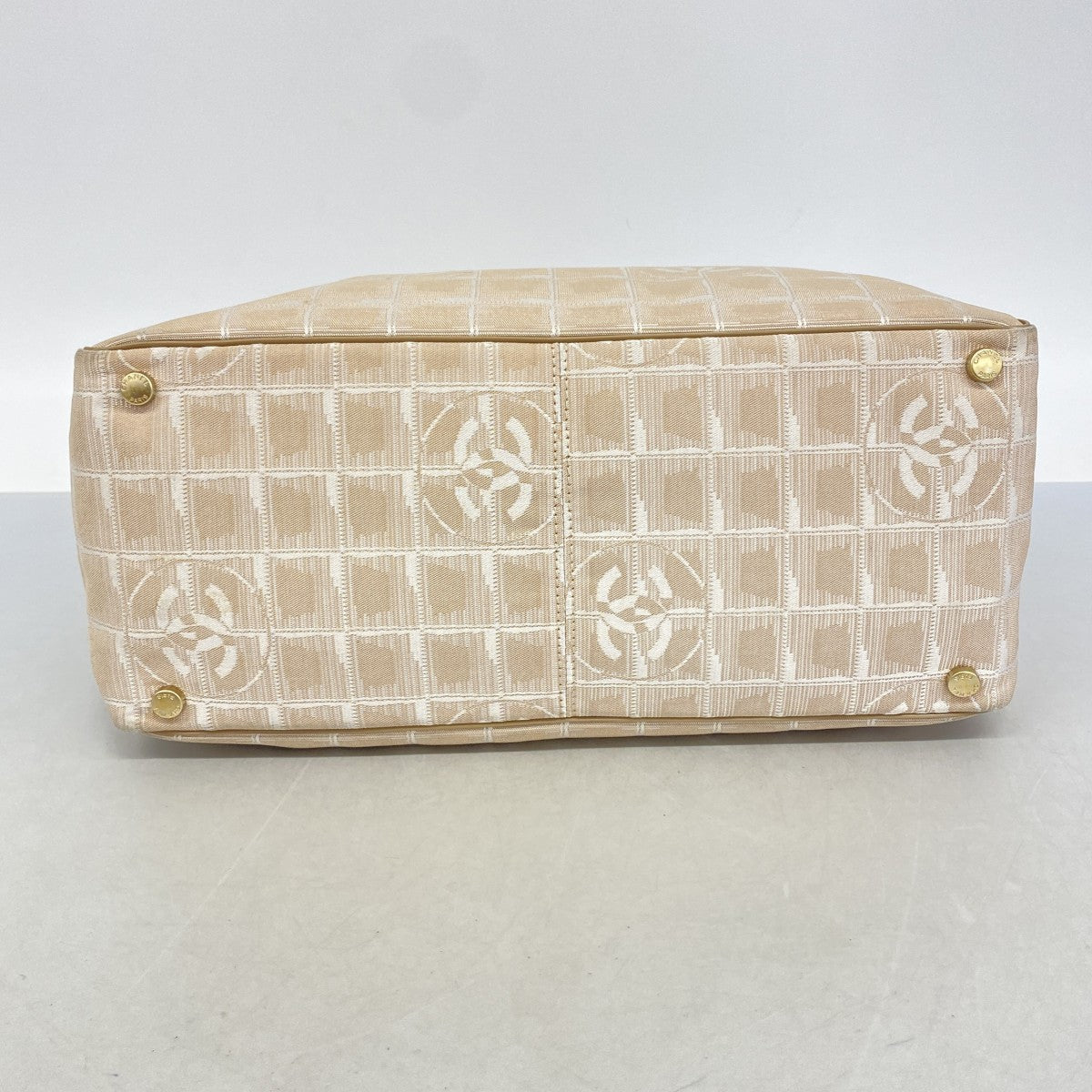 【6fb2546-k】シャネル トートバッグ ニュートラベル ナイロン ベージュ シャンパンゴールド金具【中古】レディース