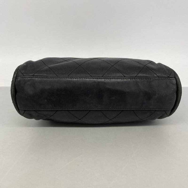 【6fb2547-k】シャネル ショルダーバッグ マトラッセ チェーンショルダー ラムスキン ブラック シルバー金具【中古】レディース