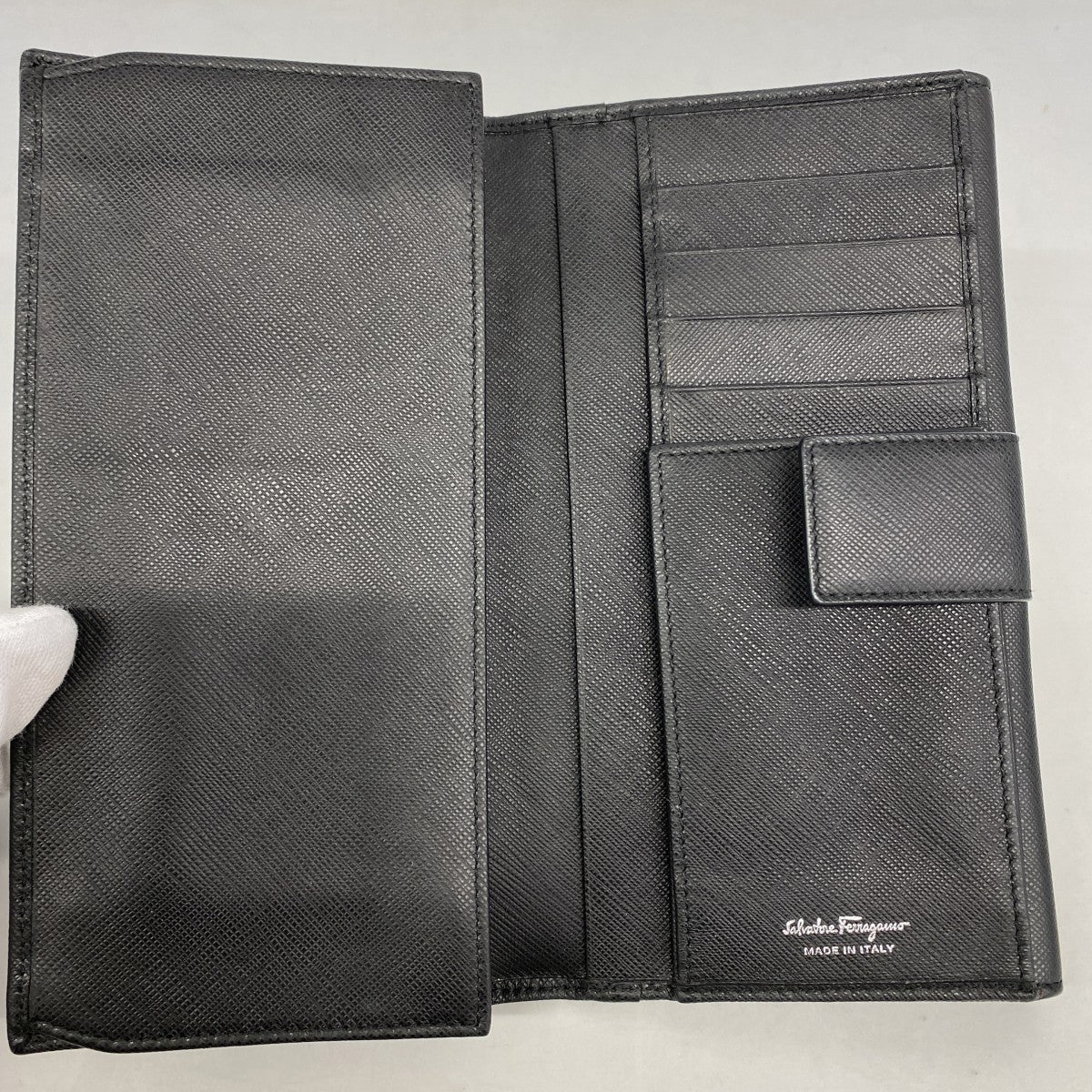 【6fb2612】サルヴァトーレフェラガモ 長財布 ヴァラ レザー ブラック シルバー金具【中古】レディース