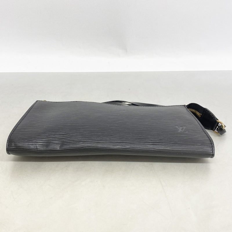 【6fb2624】ルイヴィトン ポーチ エピ ポシェットアクセソワール M52942 ノワール【中古】レディース