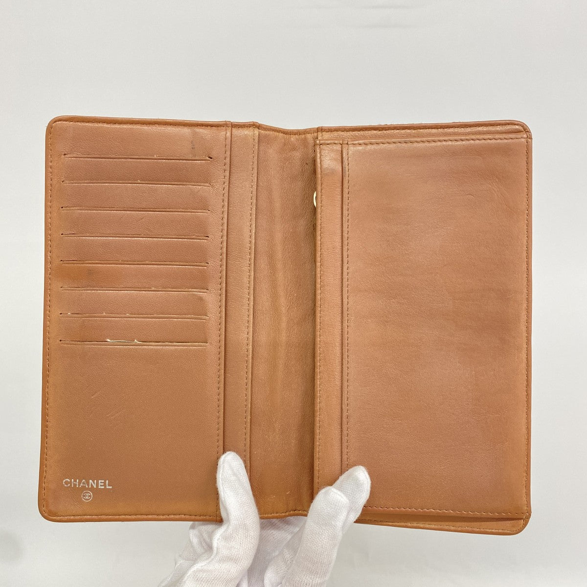 【6fb2650】シャネル 長財布 2.55 レザー ベージュ シルバー金具【中古】レディース