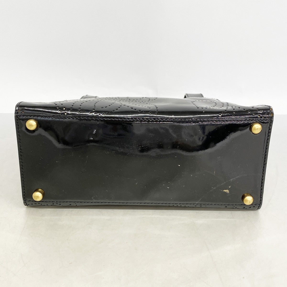 【6fb2664】シャネル ハンドバッグ カメリア パテントレザー ブラック ゴールド金具【中古】レディース