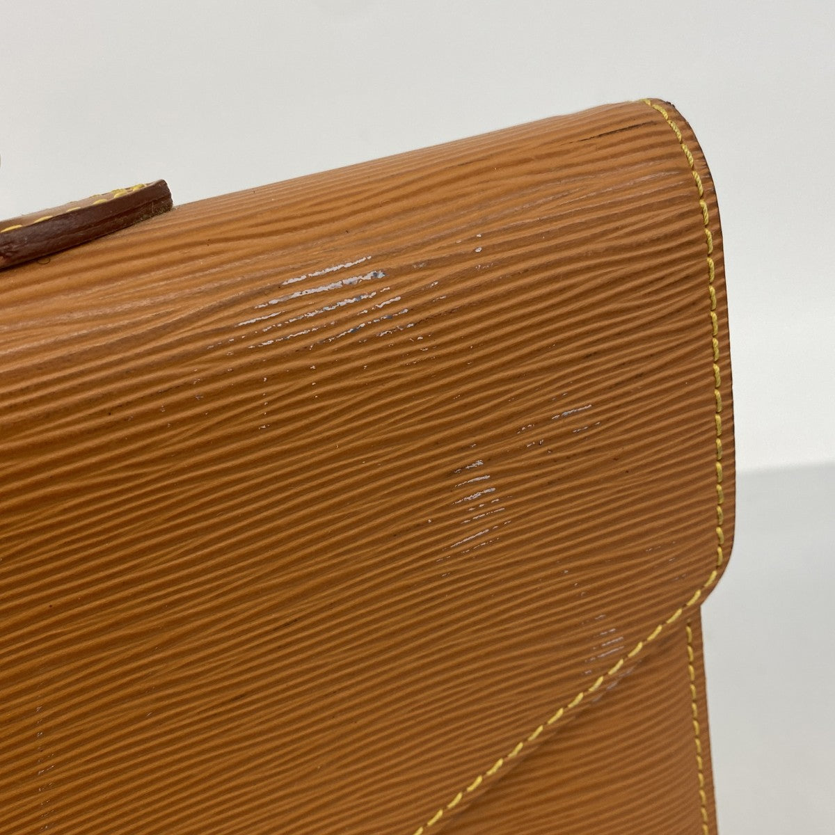【6fb2711】ルイヴィトン ビジネスバッグ エピ セルヴィエットコンセイエ M54428 ジパングゴールド【中古】メンズ