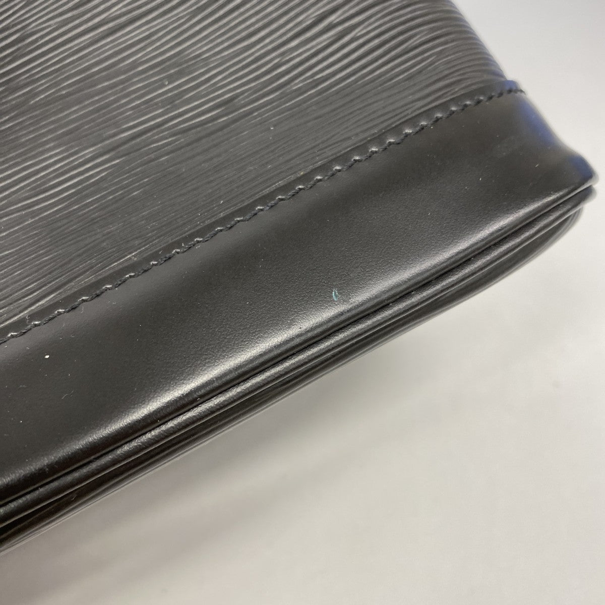 【6fb2721】ルイヴィトン ハンドバッグ エピ アルマ M52142 ノワール【中古】レディース