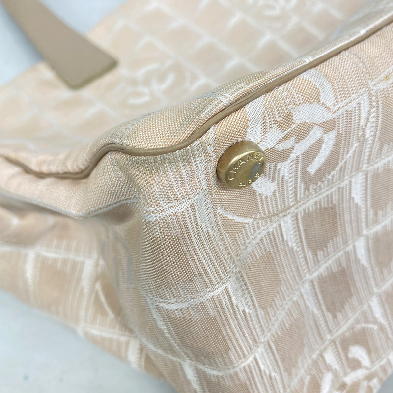 【6fb2754-k】シャネル トートバッグ ニュートラベル ナイロン ベージュ ゴールド金具【中古】レディース