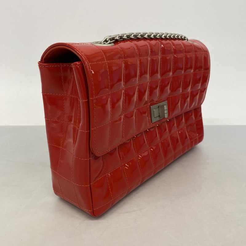 【6fb2845-k】シャネル ショルダーバッグ 2.55/チョコバー Wチェーン パテントレザー レッド シルバー金具【中古】レディース