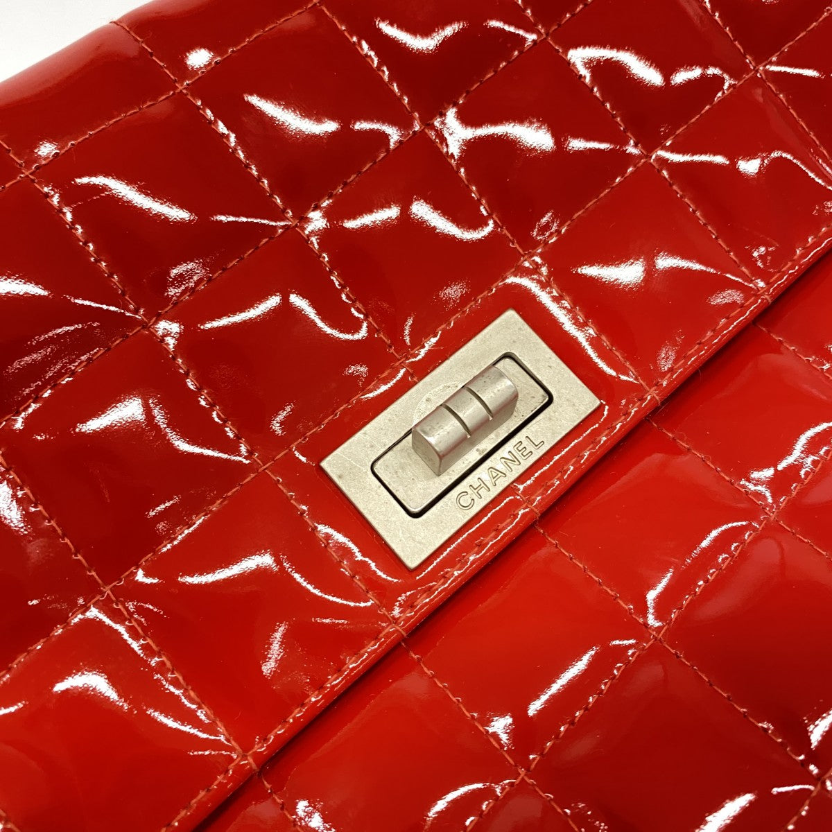 【6fb2845-k】シャネル ショルダーバッグ 2.55/チョコバー Wチェーン パテントレザー レッド シルバー金具【中古】レディース