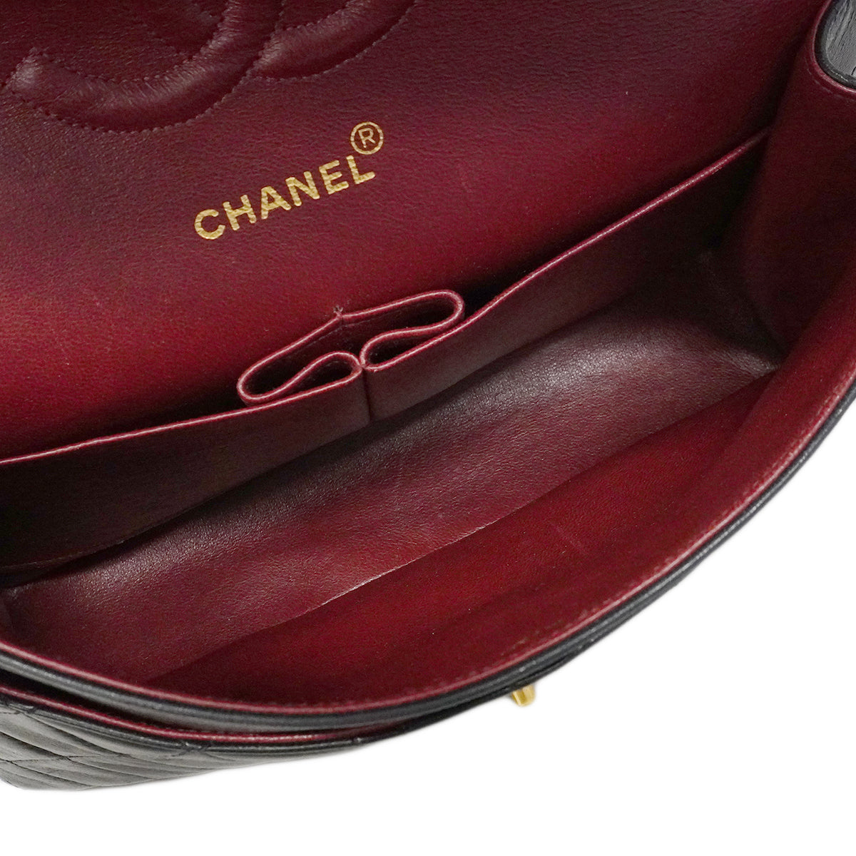【6fb2948】シャネル ショルダーバッグ マトラッセ Wフラップ Wチェーン ラムスキン ブラック ゴールド金具【中古】レディース