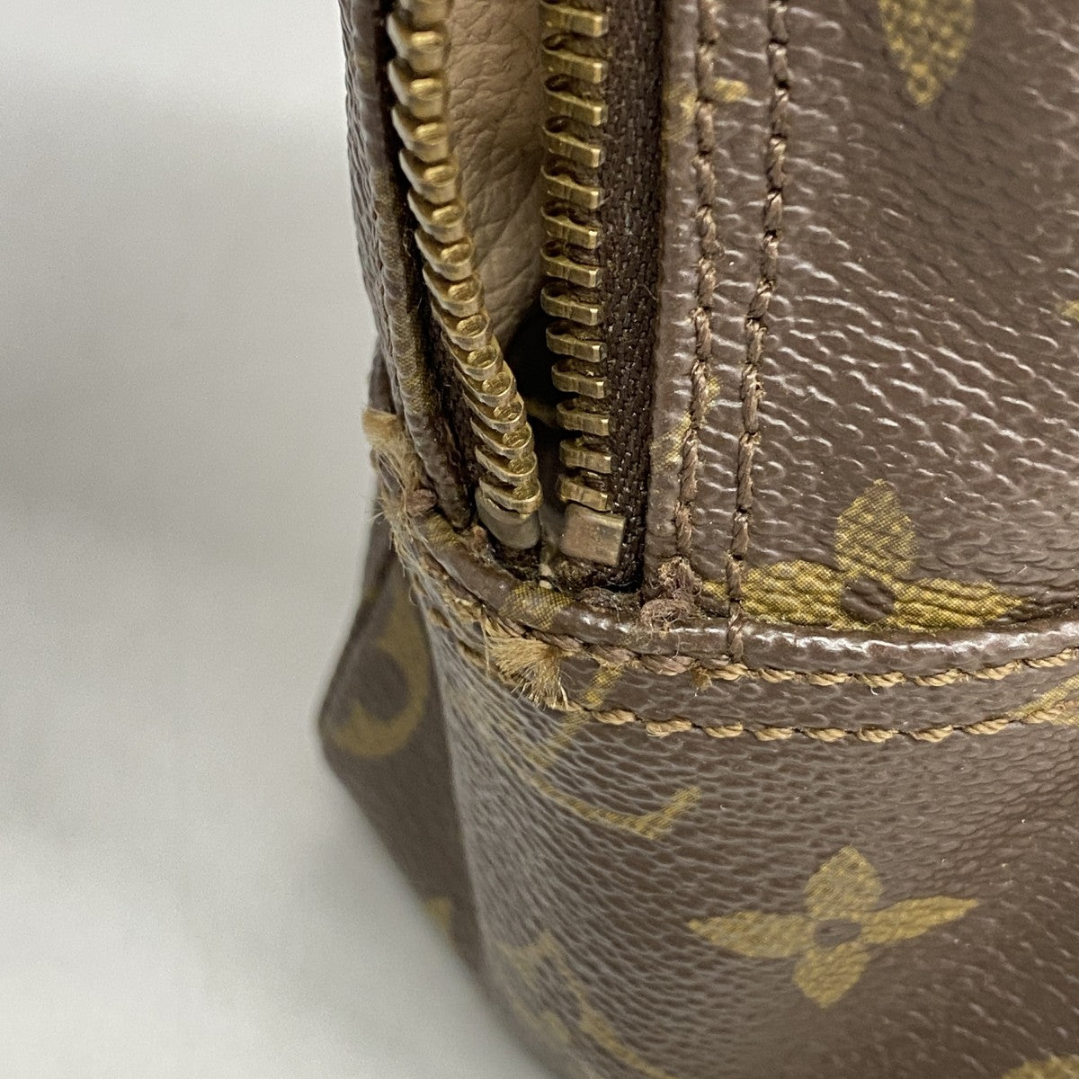 【6fb2997】ルイヴィトン ポーチ モノグラム トゥルーストワレット28 M47522 ブラウン【中古】レディース