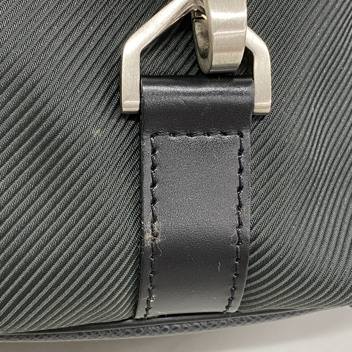 【6fb3112-k】ルイヴィトン ショルダーバッグ タイガ デルスー M30162 アルドワーズ【中古】メンズ