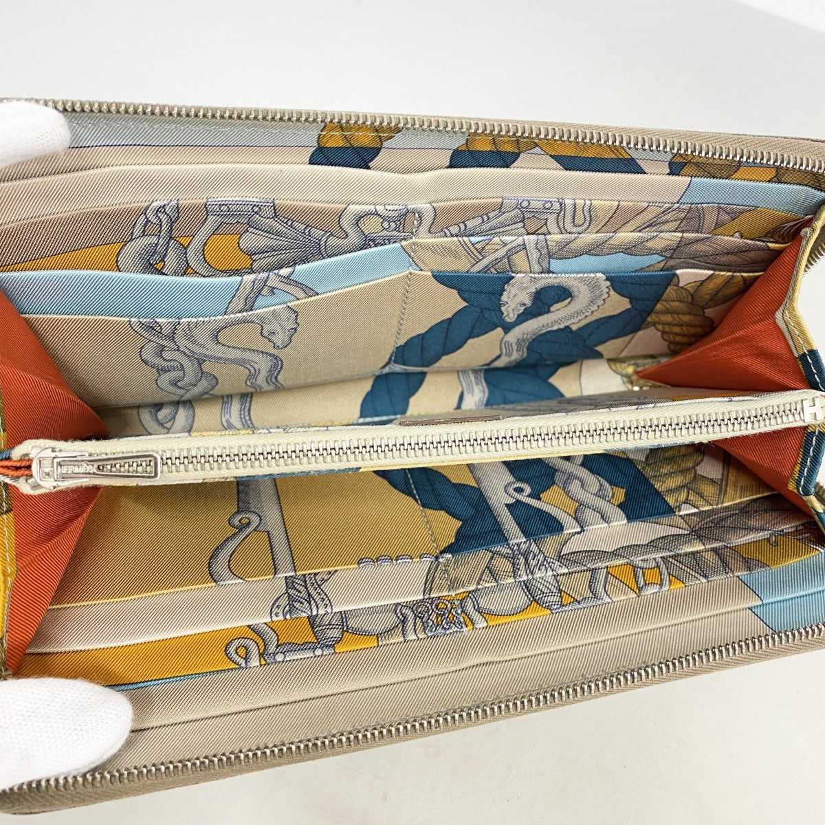 【6fb3125】エルメス 長財布 アザップロングシルクイン ヴォーエプソン エトゥープ シルバー金具 C刻印【中古】レディース