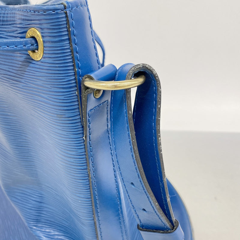 【6fb3182-k】ルイヴィトン ショルダーバッグ エピ プチノエ M44105 トレドブルー【中古】レディース