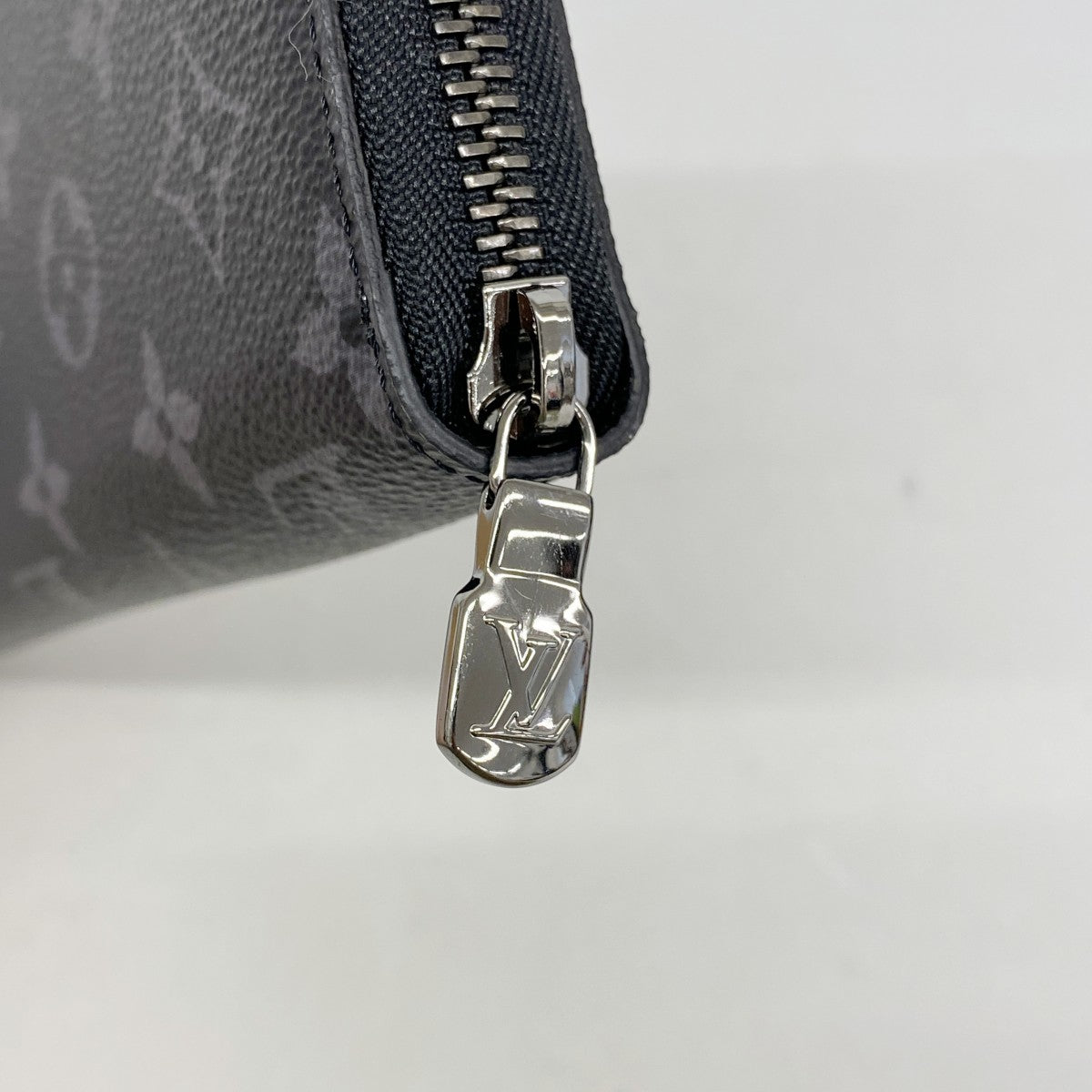 【6fb3186-k】ルイヴィトン 長財布 モノグラム・エクリプス ジッピーオーガナイザーNM M82081 ブラック【中古】メンズ
