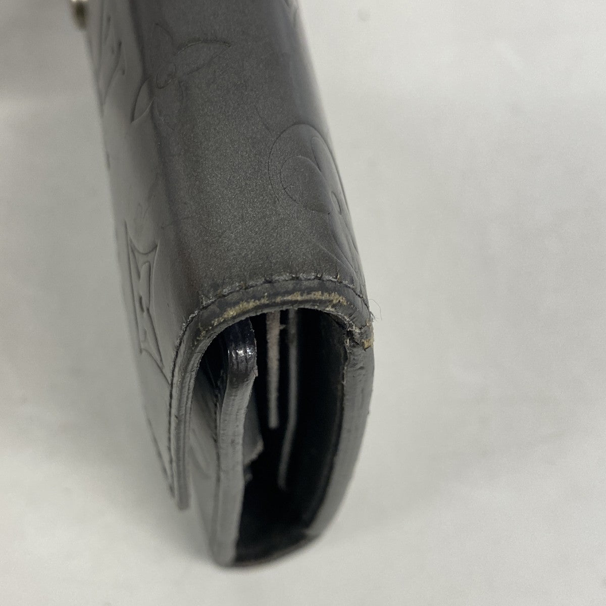 【6fb3196-k】ルイヴィトン 三つ折り長財布 モノグラム・マット ポルトトレゾールインターナショナル M65102 ノワール【中古】レディース
