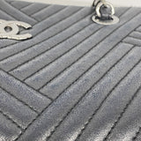 【6fc3311】シャネル ショルダーバッグ チェーンショルダー シェブロン ラムスキン ブラック シルバー金具【中古】レディース