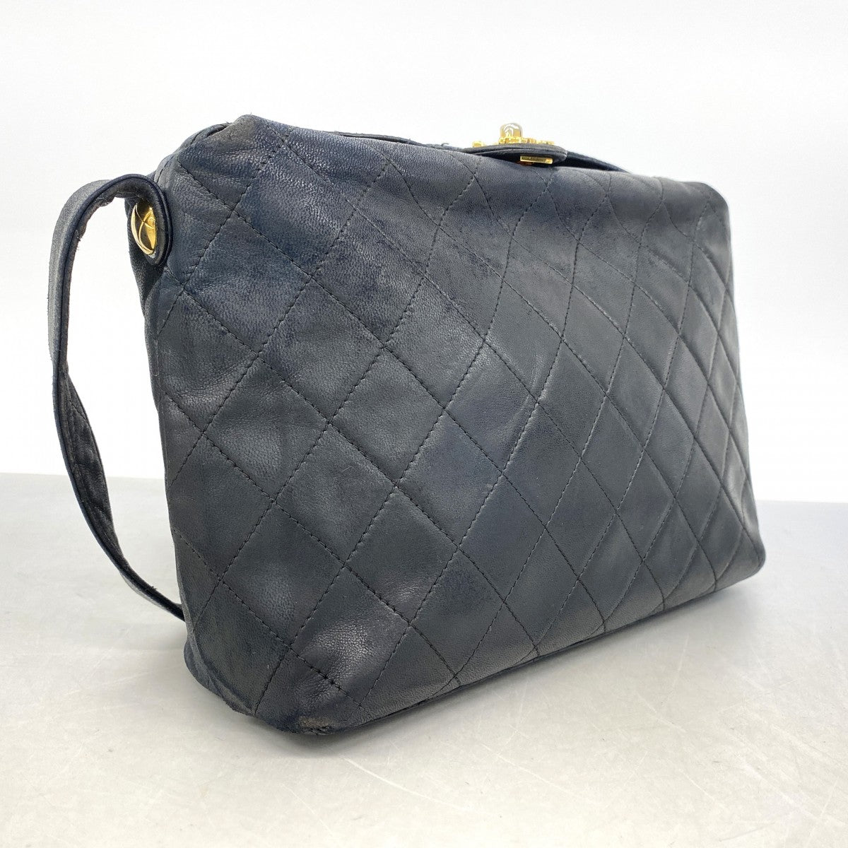 【6fc3312】シャネル ショルダーバッグ マトラッセ ラムスキン ブラック ゴールド金具【中古】レディース