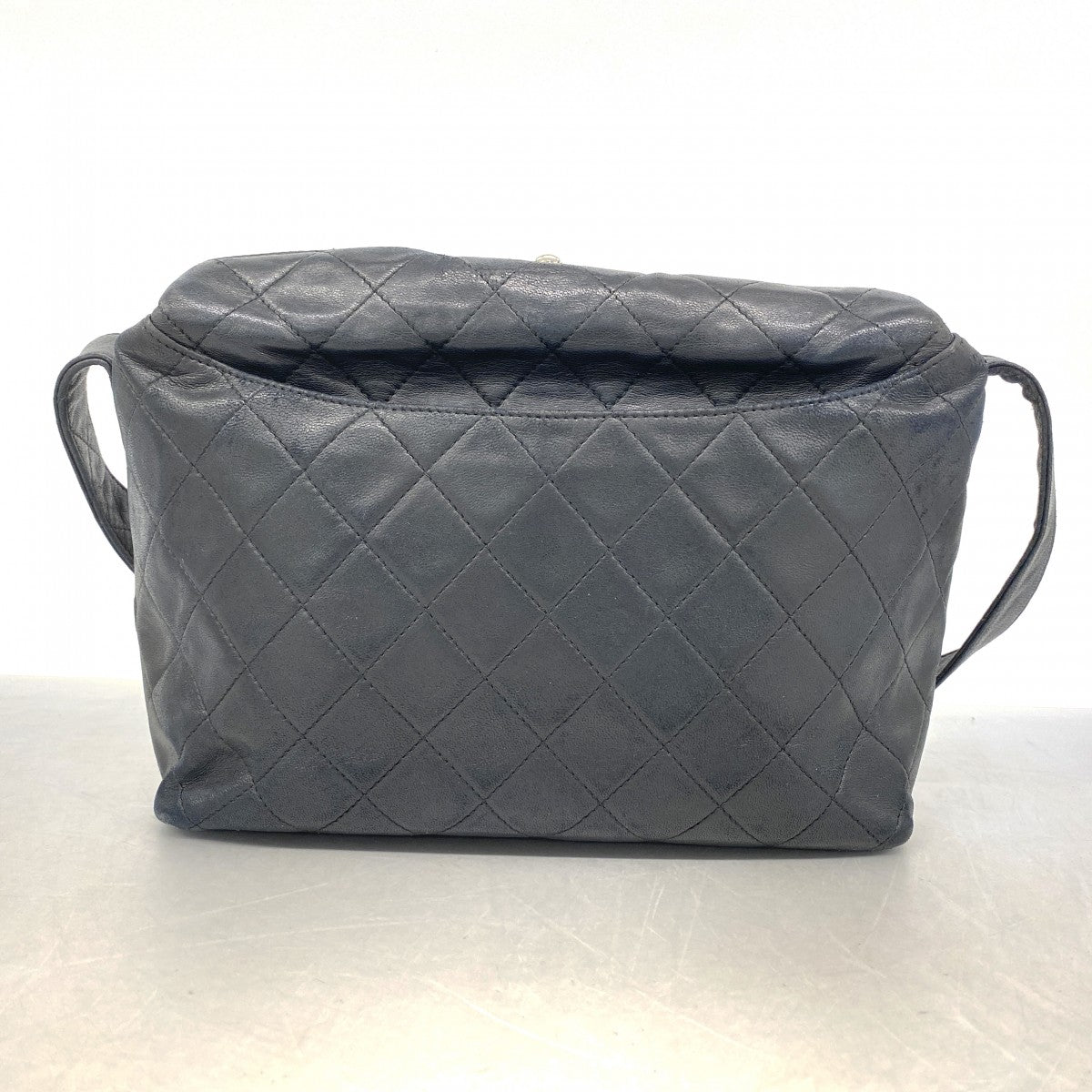 【6fc3312】シャネル ショルダーバッグ マトラッセ ラムスキン ブラック ゴールド金具【中古】レディース