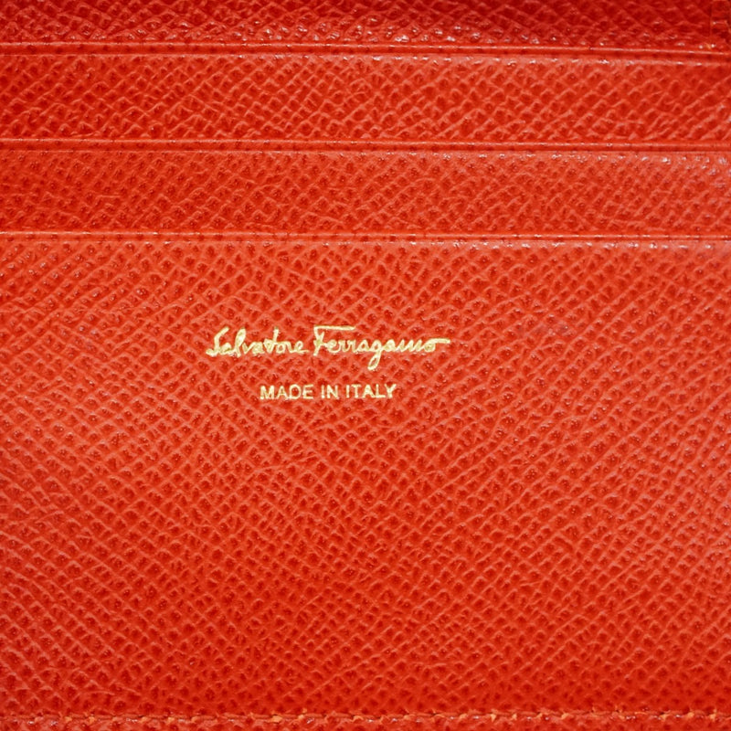 【6fc3365】サルヴァトーレフェラガモ 財布 ヴァラ レザー レッド ゴールド金具【中古】レディース