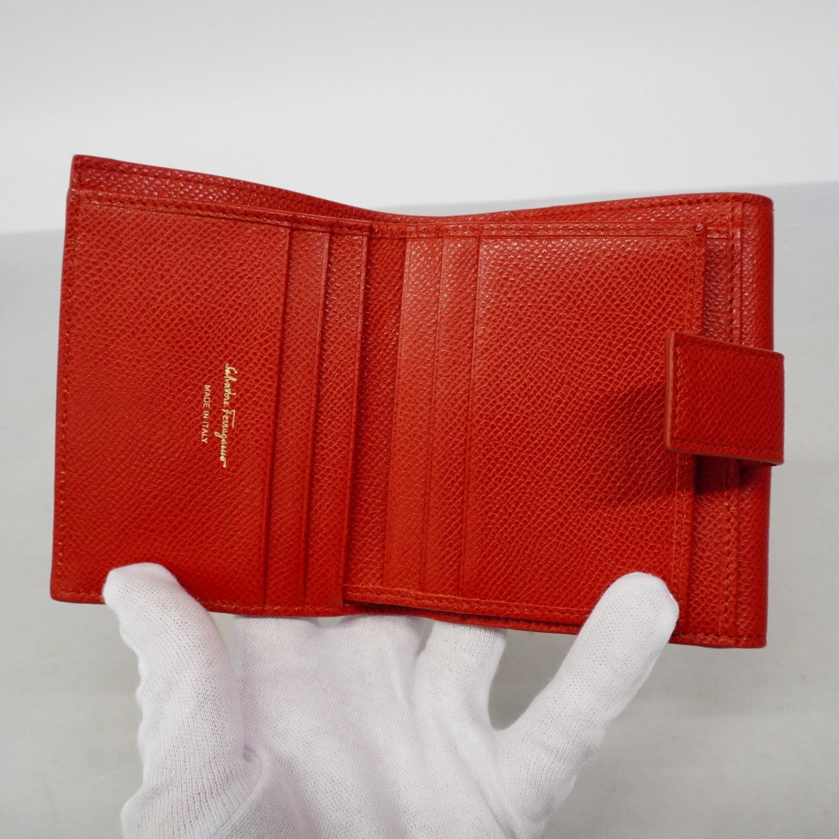 【6fc3365】サルヴァトーレフェラガモ 財布 ヴァラ レザー レッド ゴールド金具【中古】レディース