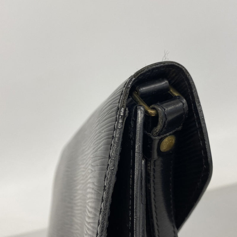 【6fc3533】 クラッチバッグ エピ セリエドラゴンヌ M52612 ノワール【中古】レディース