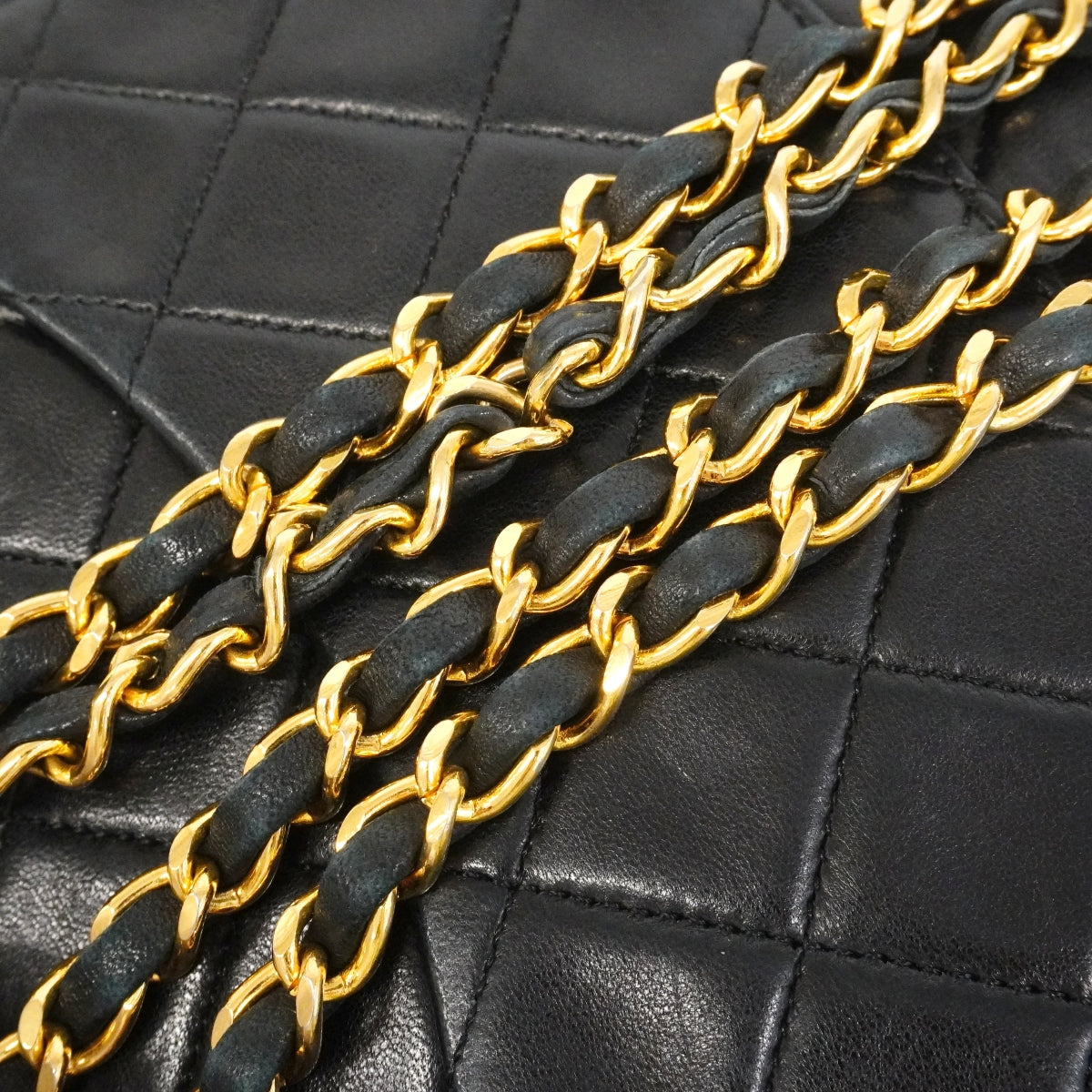 【6fc3638】シャネル ショルダーバッグ マトラッセ Wフラップ Wチェーン ラムスキン ブラック ゴールド金具【中古】レディース