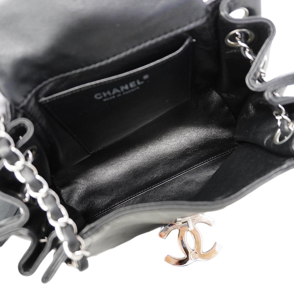 【6fc3787】シャネル ショルダーバッグ チェーンショルダー ラムスキン ブラック シルバー金具【中古】レディース
