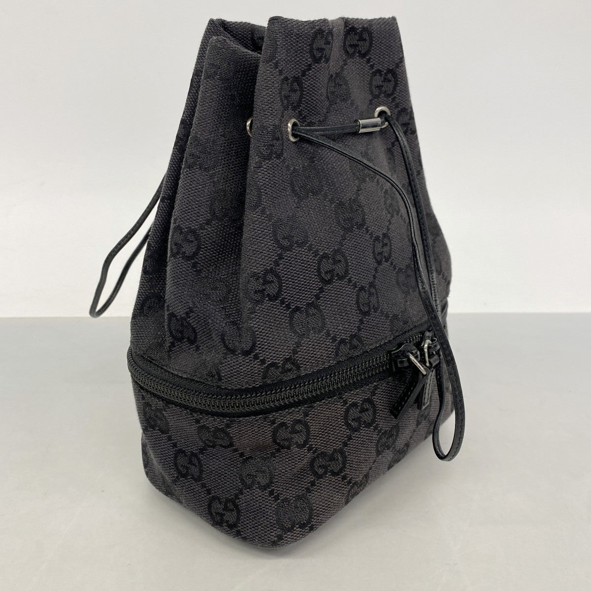 【6fc3811】グッチ ポーチ GGキャンバス 039 1053 キャンバス ブラック シルバー金具【中古】レディース