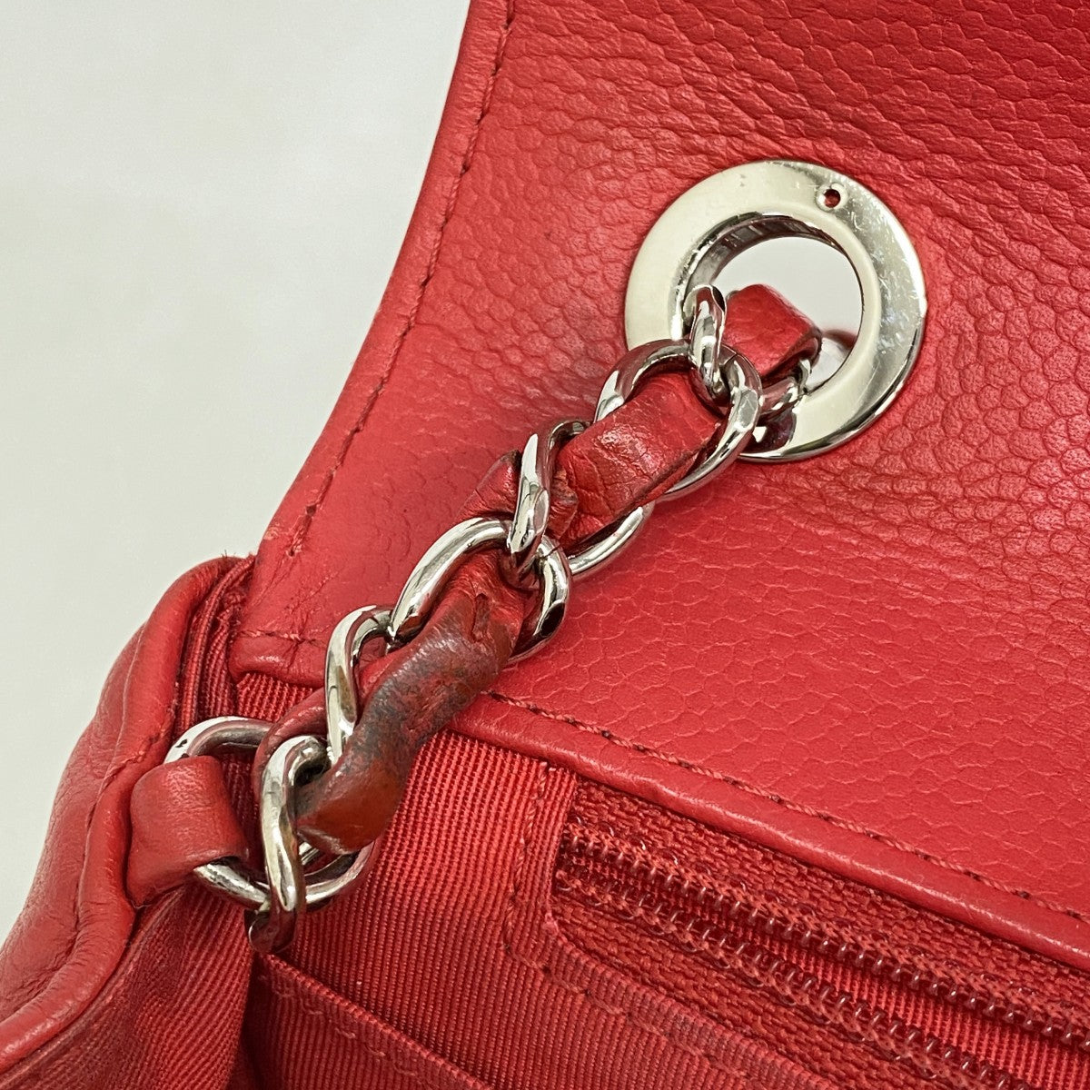 【6fc4019】シャネル ショルダーバッグ Vステッチ チェーンショルダー シェブロン キャビアスキン レッド シルバー金具【中古】レディース