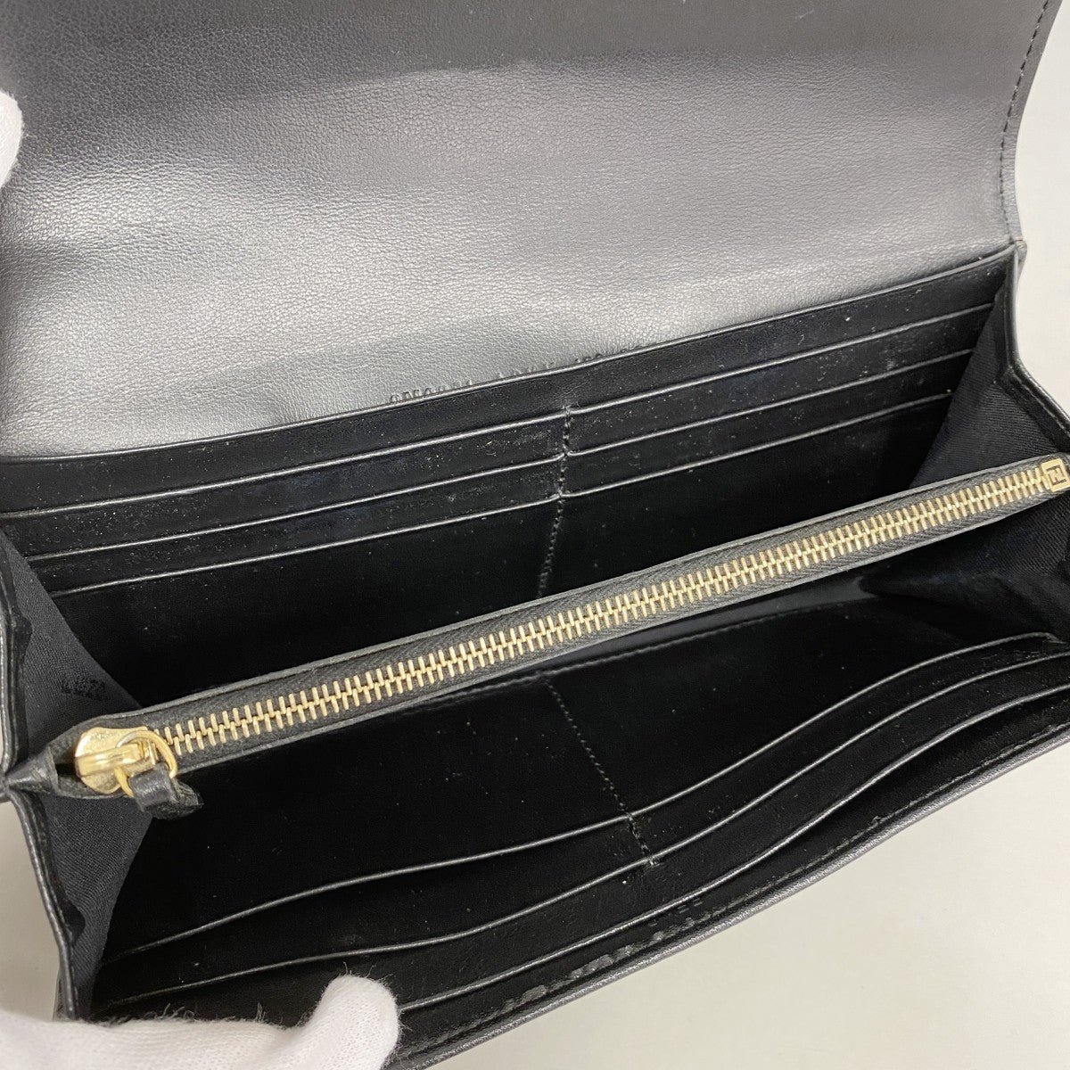 【6fc4057】フェンディ 長財布 レザー ブラック ゴールド金具【中古】レディース