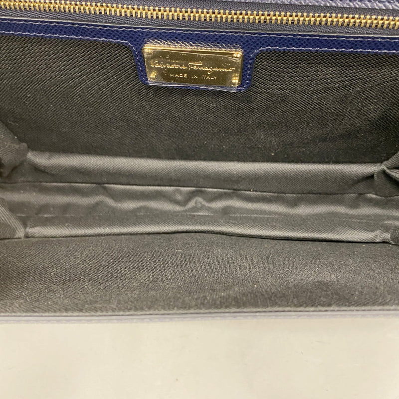 【6fc4094】サルヴァトーレフェラガモ ショルダーバッグ ヴァラ レザー ネイビー ゴールド金具【中古】レディース