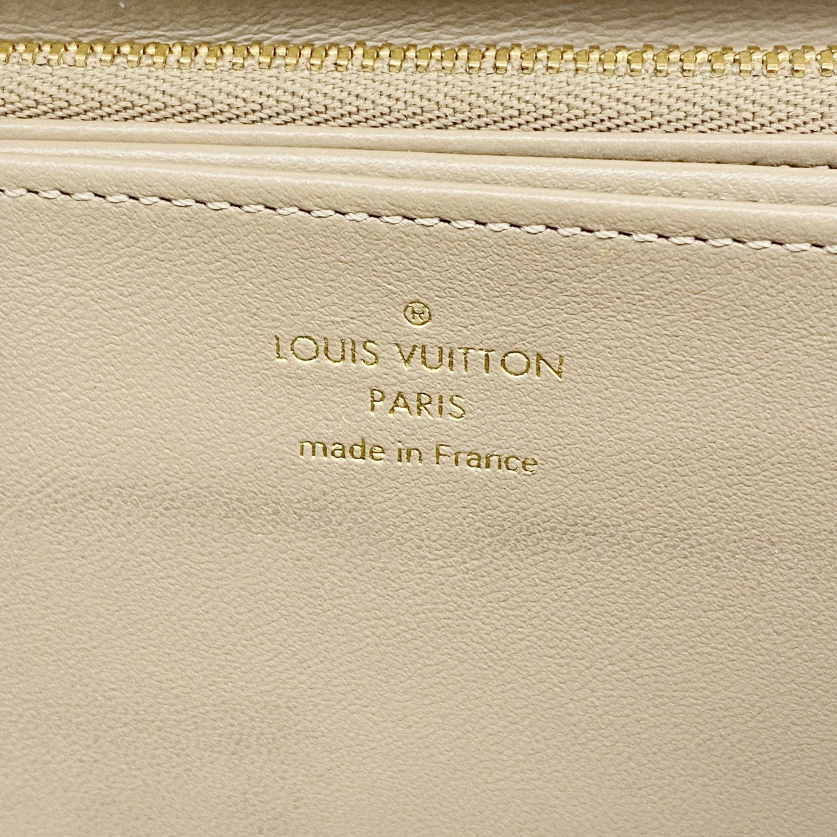 【6fc4264】ルイヴィトン 長財布 モノグラム・エンボス ジッピーウォレット M81511 トープ【中古】レディース