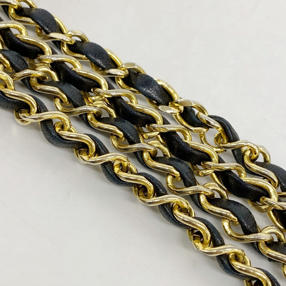 【6fc4280-h】シャネル ショルダーバッグ マトラッセ Wフラップ Wチェーン ラムスキン ブラック ゴールド金具【中古】レディース
