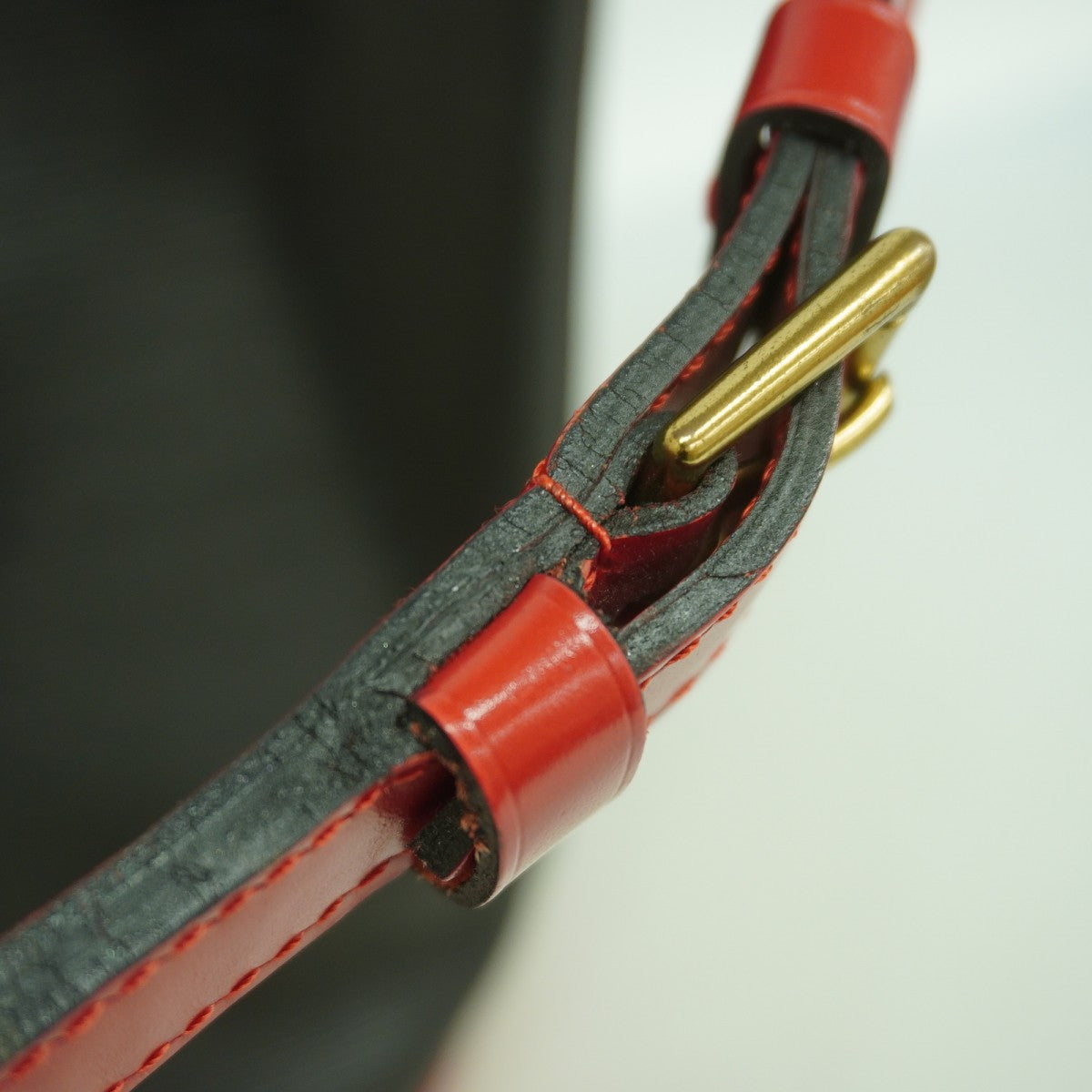 【6fc4477-k】ルイヴィトン ショルダーバッグ エピ バイカラー ノエ M44017 ノワール カスティリアンレッド【中古】レディース