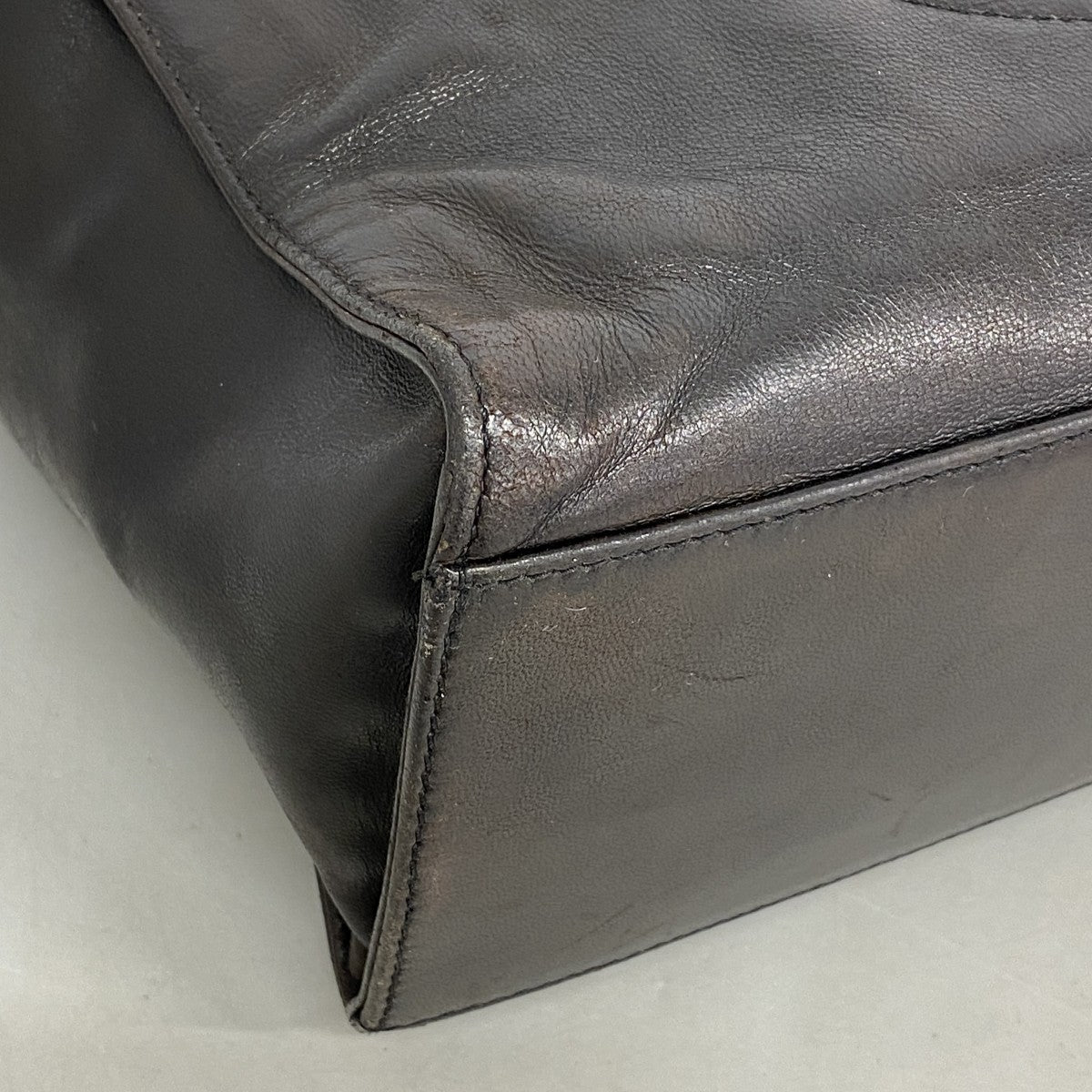 【6fc4556-k】シャネル チェーントート ラムスキン ブラック ゴールド金具【中古】レディース