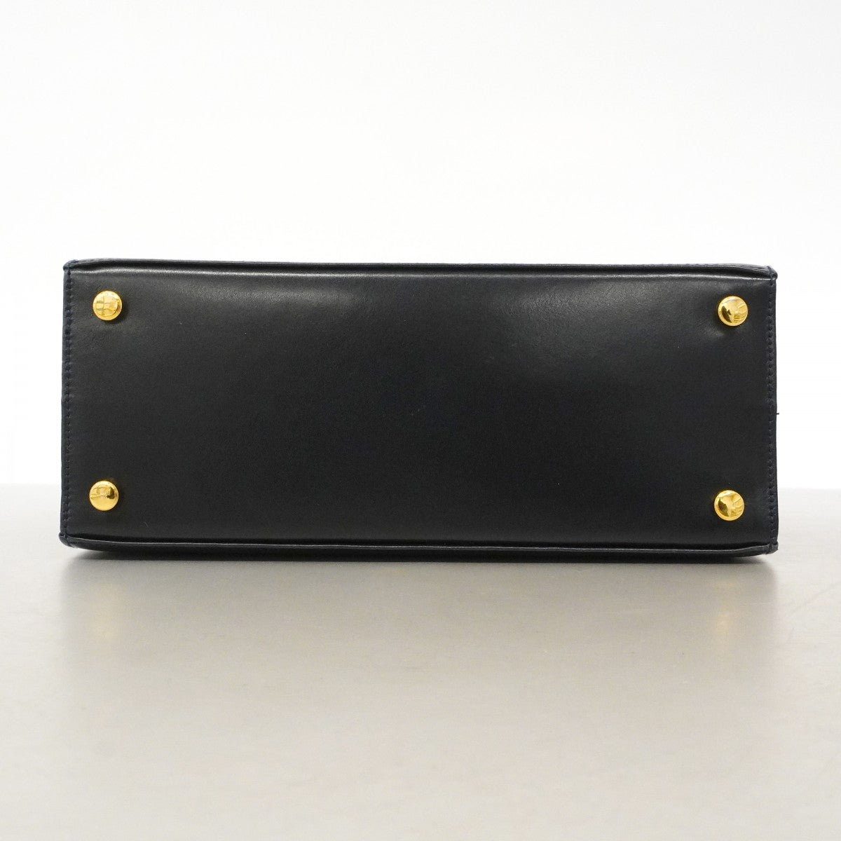 【6fd4705】サルヴァトーレフェラガモ ハンドバッグ ヴァラ レザー ネイビー ゴールド金具 2wayバッグ【中古】レディース