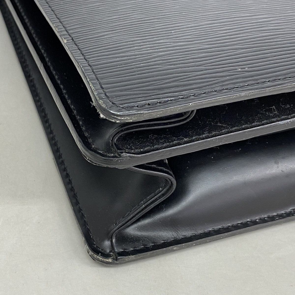 【6fd4756】ルイヴィトン ビジネスバッグ エピ セルヴィエットアンバサダー M54412 ノワール【中古】メンズ