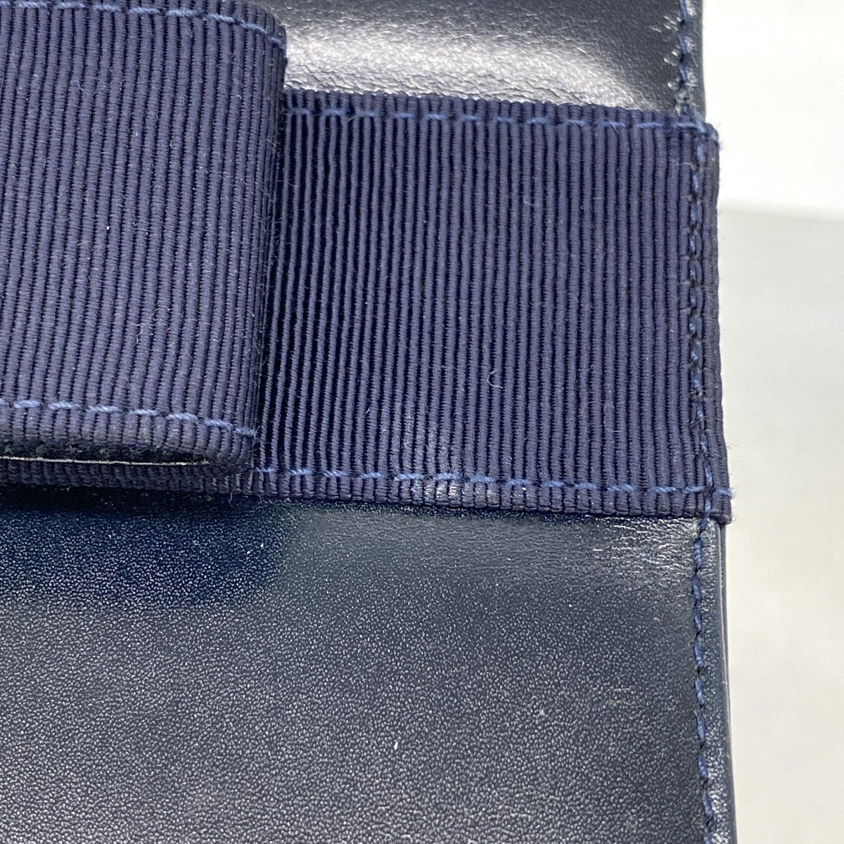 【6fd4766】サルヴァトーレフェラガモ ハンドバッグ ヴァラ レザー ネイビー ゴールド金具 2wayバッグ【中古】レディース