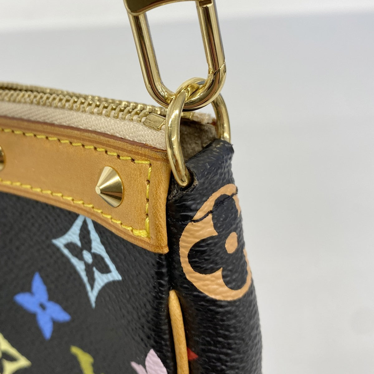 【6fd4811-k】ルイヴィトン ポーチ モノグラム・マルチカラー ポシェットアクセソワール M92648 ノワール【中古】レディース