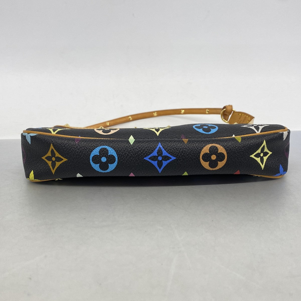 【6fd4811-k】ルイヴィトン ポーチ モノグラム・マルチカラー ポシェットアクセソワール M92648 ノワール【中古】レディース