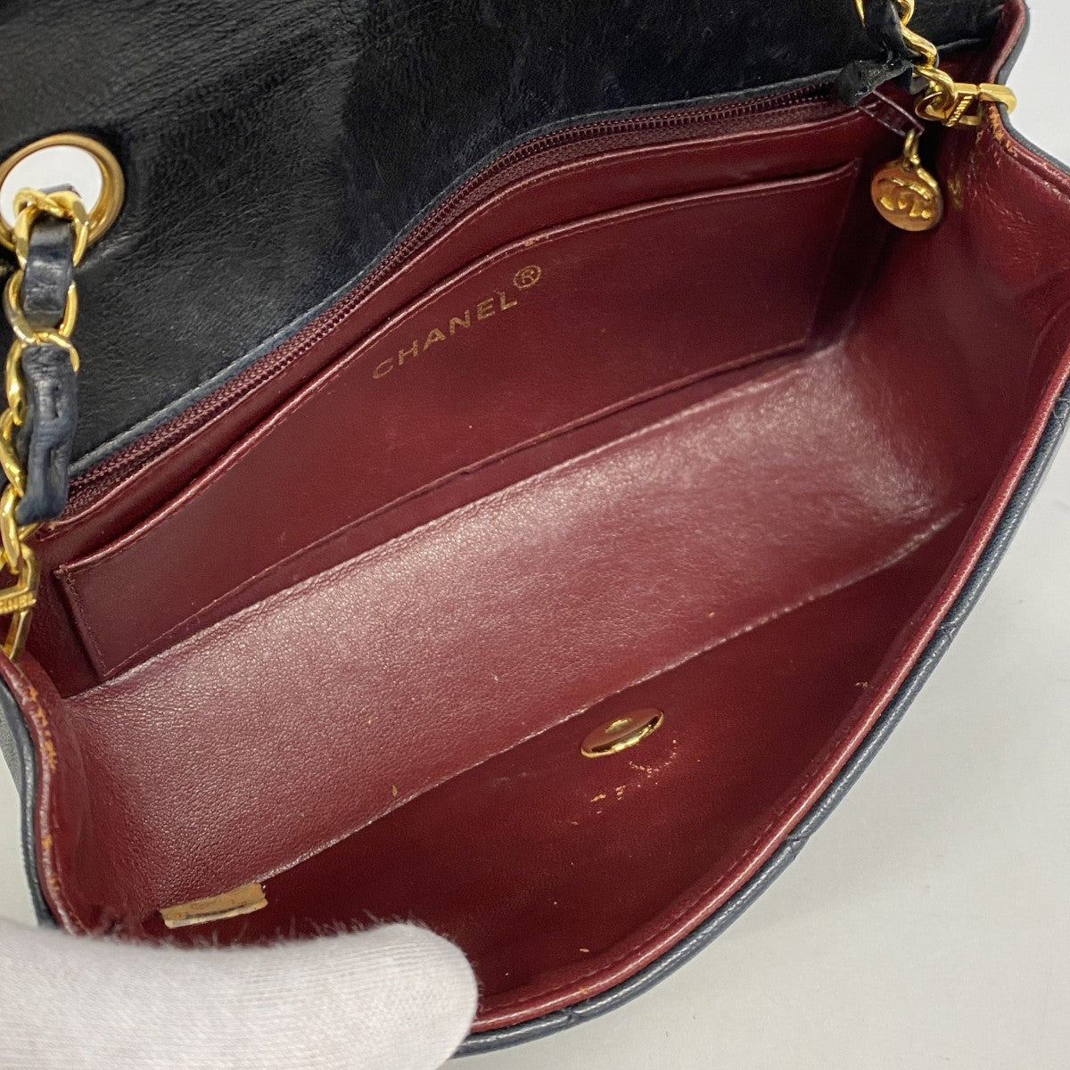 【6fd4847】シャネル ショルダーバッグ ダイアナ チェーンショルダー ラムスキン ブラック ゴールド金具【中古】レディース