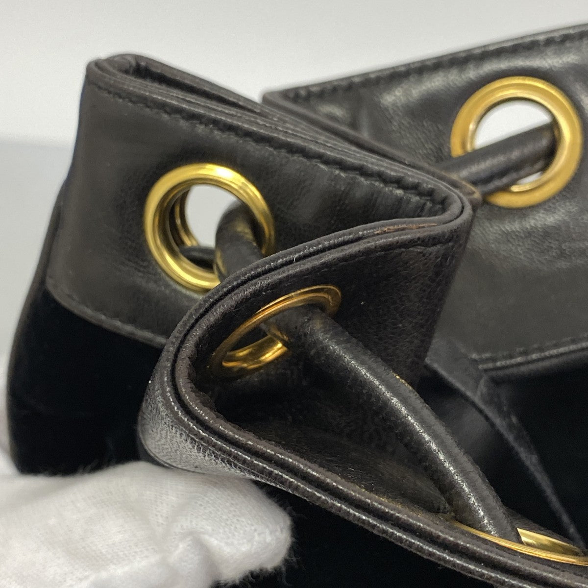 【6fd5043-k】シャネル リュック・デイパック ベロア ブラック ゴールド金具【中古】レディース