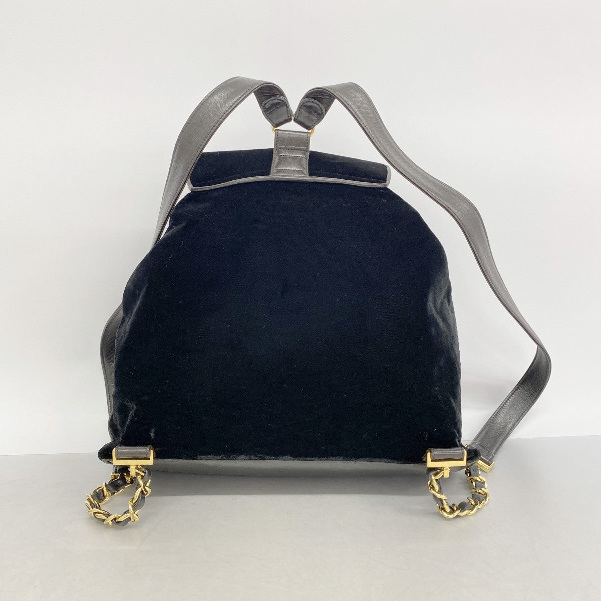 【6fd5043-k】シャネル リュック・デイパック ベロア ブラック ゴールド金具【中古】レディース