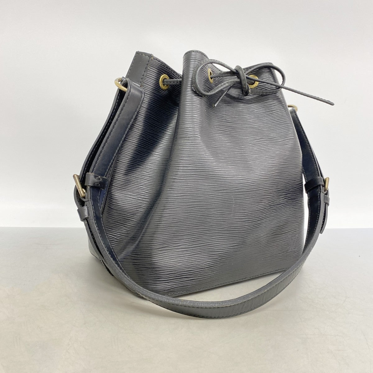 【6fd5251-k】ルイヴィトン ショルダーバッグ エピ プチノエ M59012 ノワール【中古】レディース
