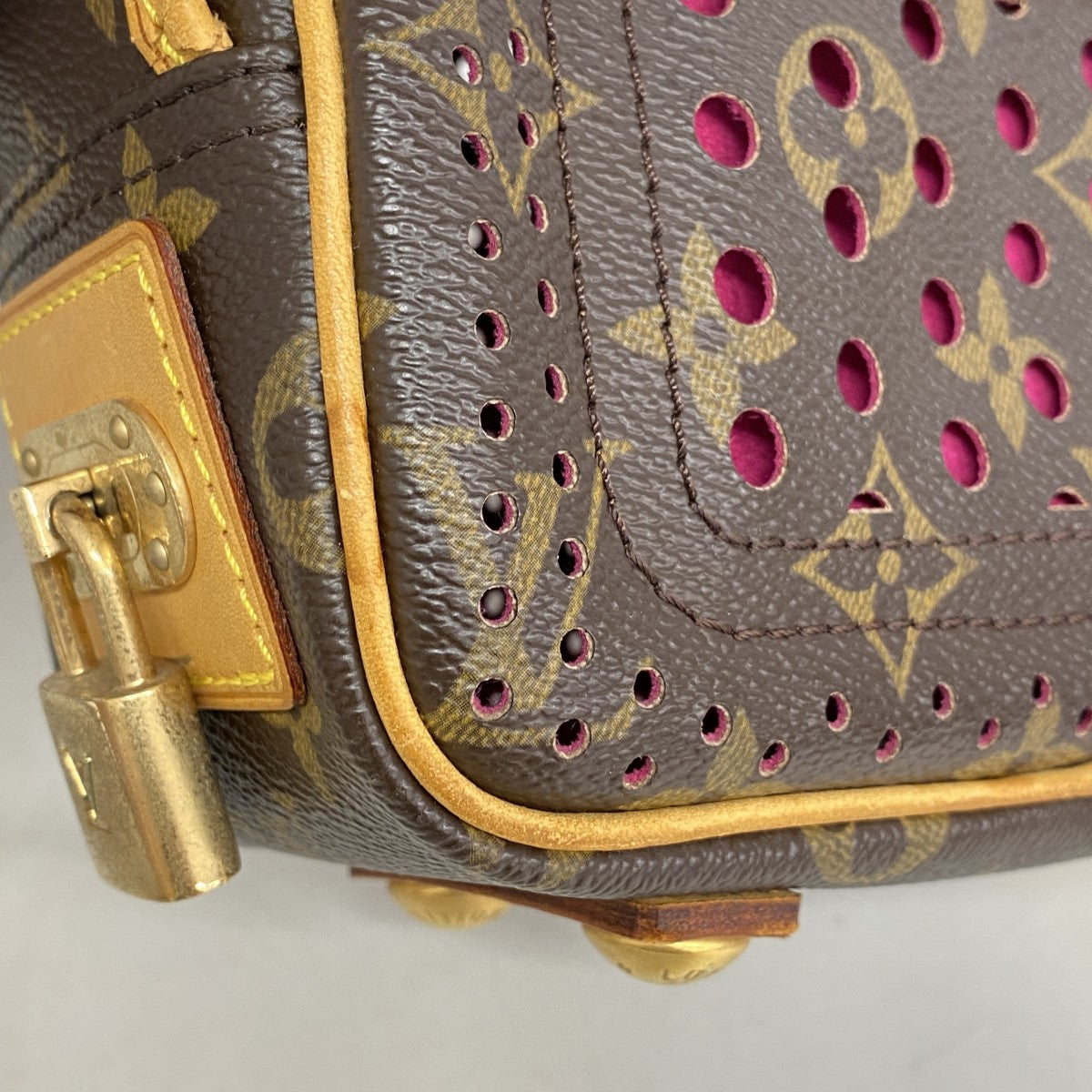 【6fd5253-k】ルイヴィトン ショルダーバッグ モノグラム・ペルフォ ミニトロカデロ M95175 ブラウン フューシャ【中古】レディース