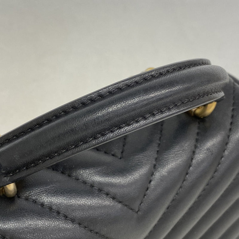 【6fd5351】シャネル ポシェット Vステッチ チェーンショルダー ラムスキン ブラック ゴールド金具【中古】レディース