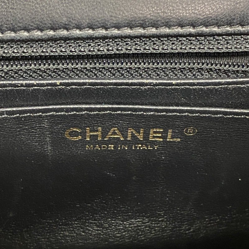 【6fd5351】シャネル ポシェット Vステッチ チェーンショルダー ラムスキン ブラック ゴールド金具【中古】レディース