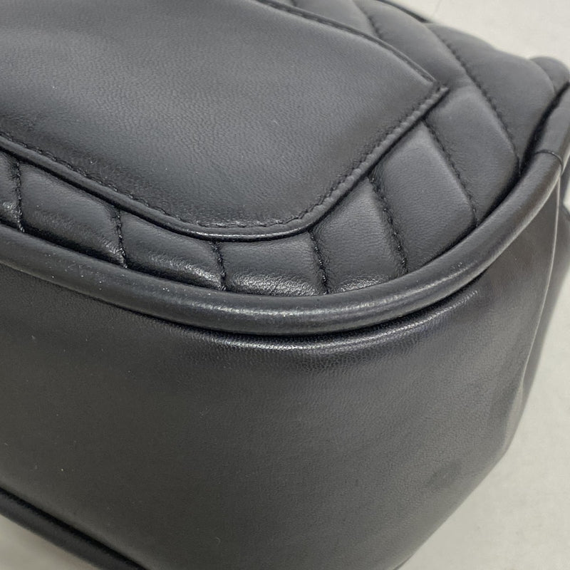 【6fd5351】シャネル ポシェット Vステッチ チェーンショルダー ラムスキン ブラック ゴールド金具【中古】レディース